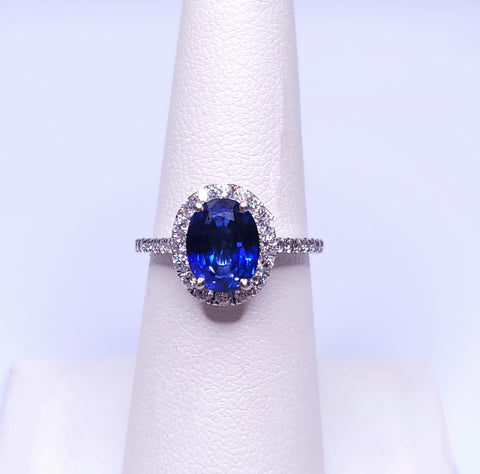 Center Stone Blue Sapphire Oval Cut with Diamond
