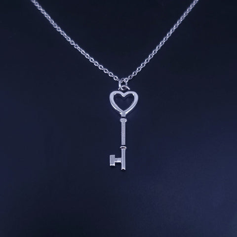 Tiffany & Co Gold Heart Key Necklace Diamond Pendant Charm Chain 16''
