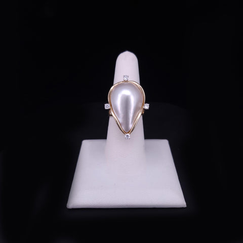 Custom-Made Vintade Mother-of-Pearl Ring in 14K Yellow Gold