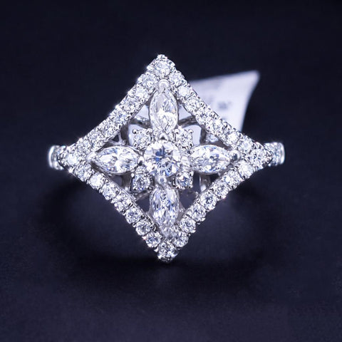 14K White Gold Ring With Diamonds Size 7.5