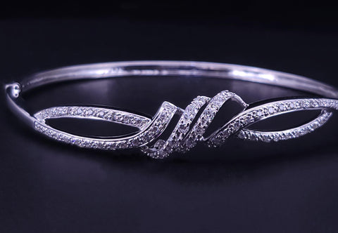 Women's Bracelet with Diamonds in 14K White Gold  Size M