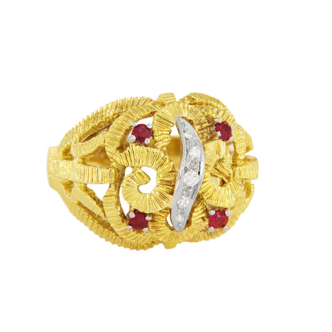 Vintage Diamond & Ruby Ring in 18k Two tone Gold.