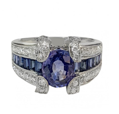 Sapphire Ring with Diamonds in White Gold