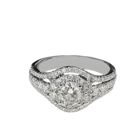 Engagement Diamond Ring in White Gold